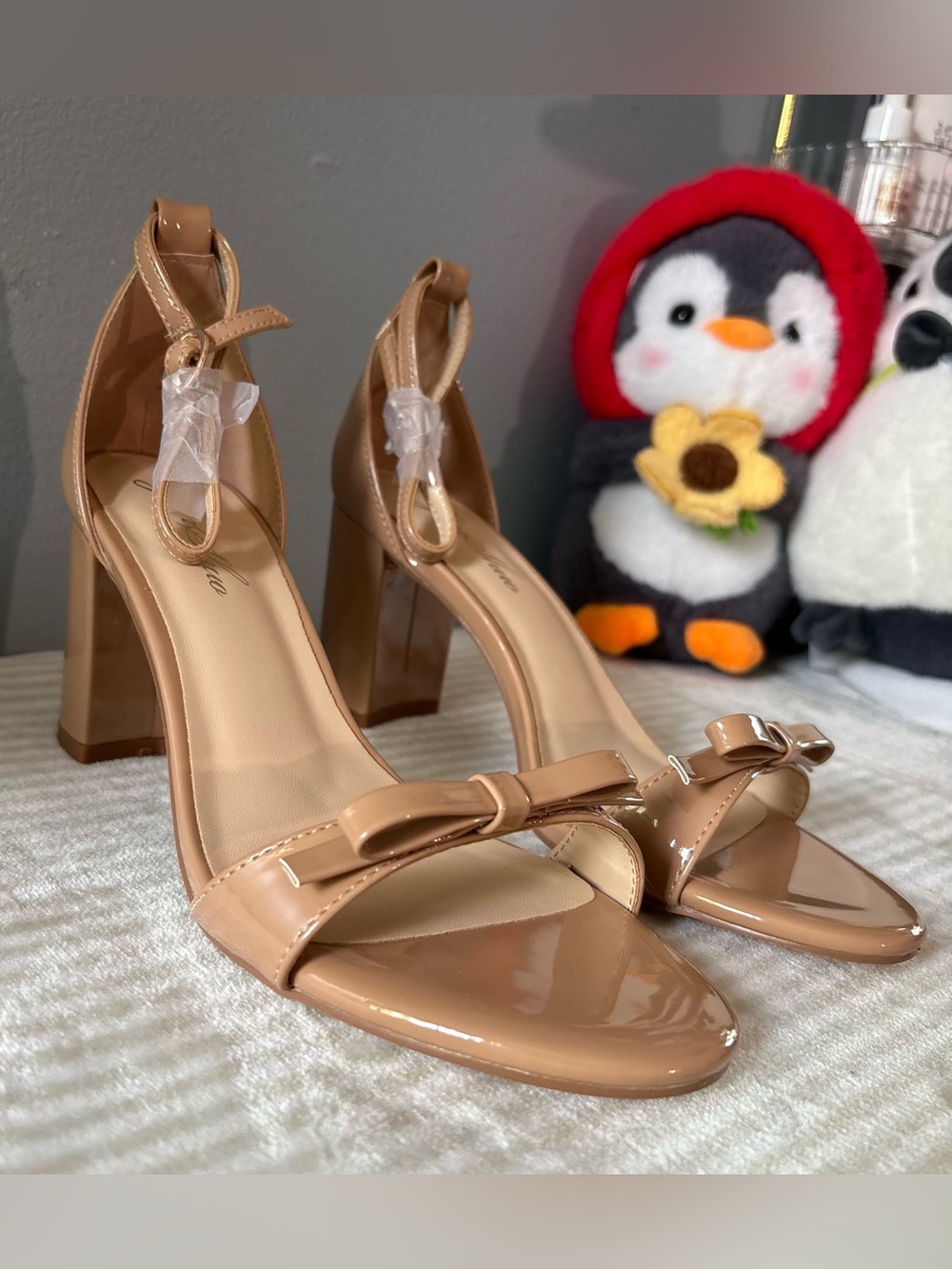 Genshuo Patent Tan Block Heel Sandals with Bow